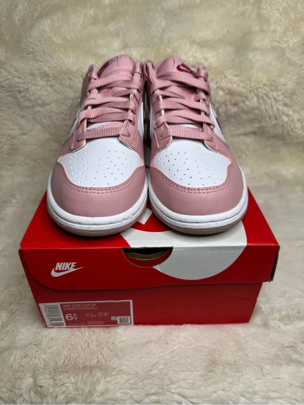 New in box- Nike Dunk Low size 6.5Y